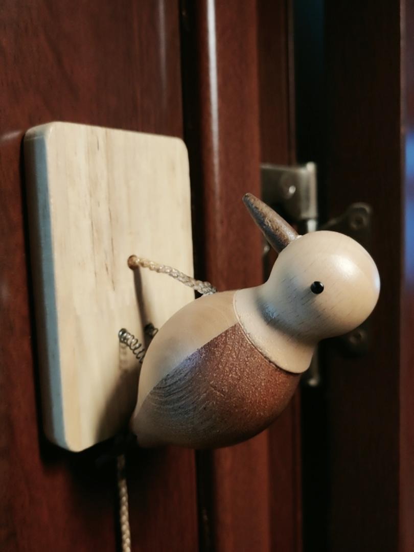Wooden Handmade Woodpecker Doorbell Self-Adhesive Vintage Bird Door Knocker for Front & Room Doors |