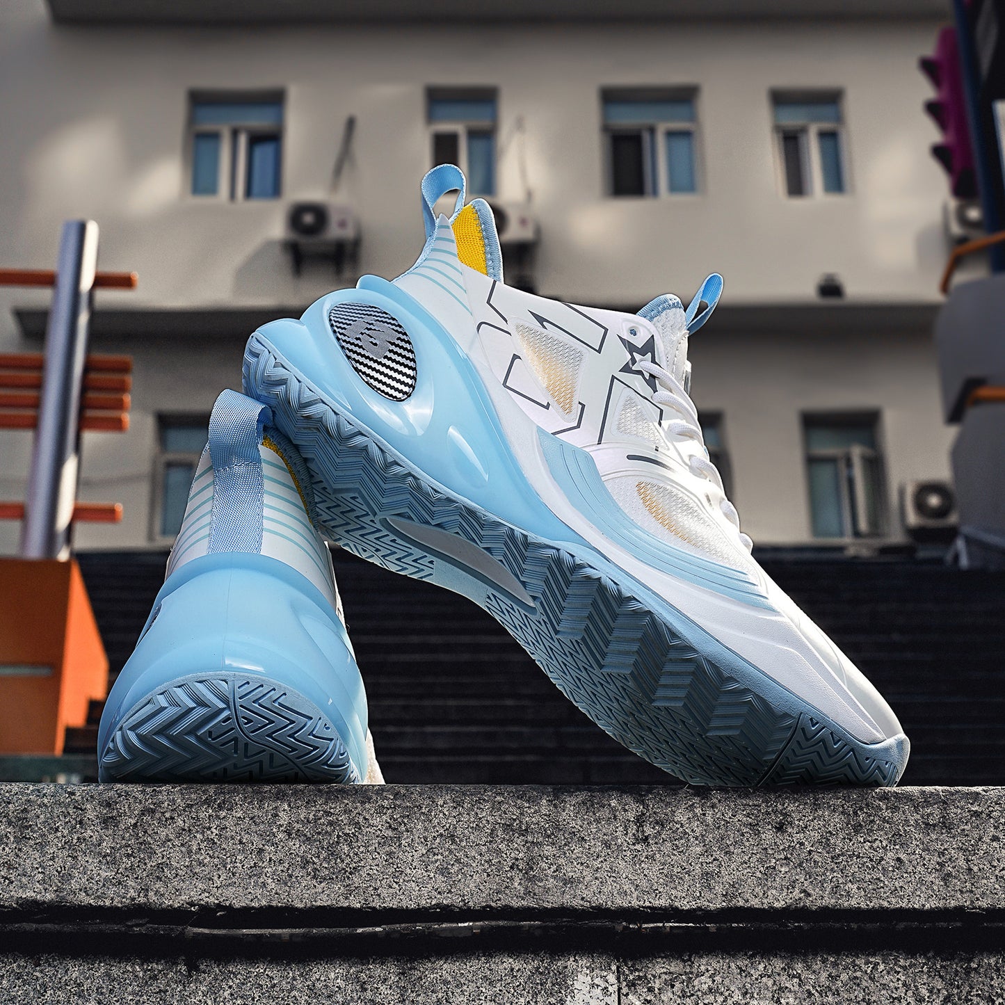 Men’s High-Performance Basketball Shoes – Seamless Knit Court Sneakers | A500